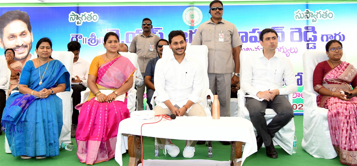 AP CM YS Jagan Visit Flood Hit Districts Photos - Sakshi28