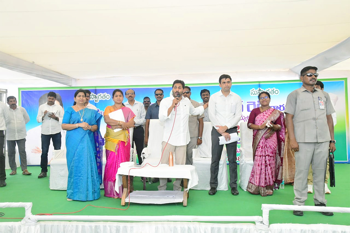 AP CM YS Jagan Visit Flood Hit Districts Photos - Sakshi34