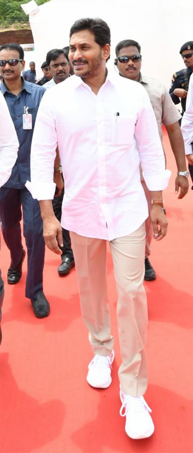 AP CM YS Jagan Visit Flood Hit Districts Photos - Sakshi36