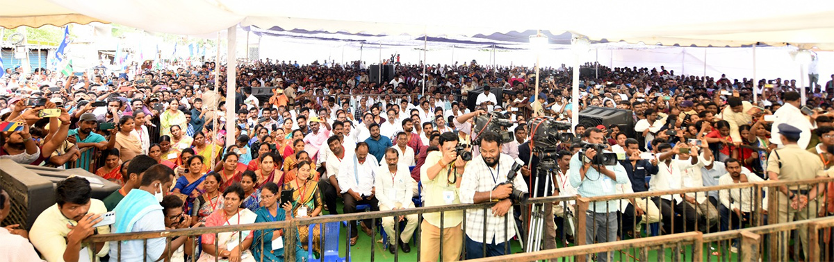 AP CM YS Jagan Visit Flood Hit Districts Photos - Sakshi39