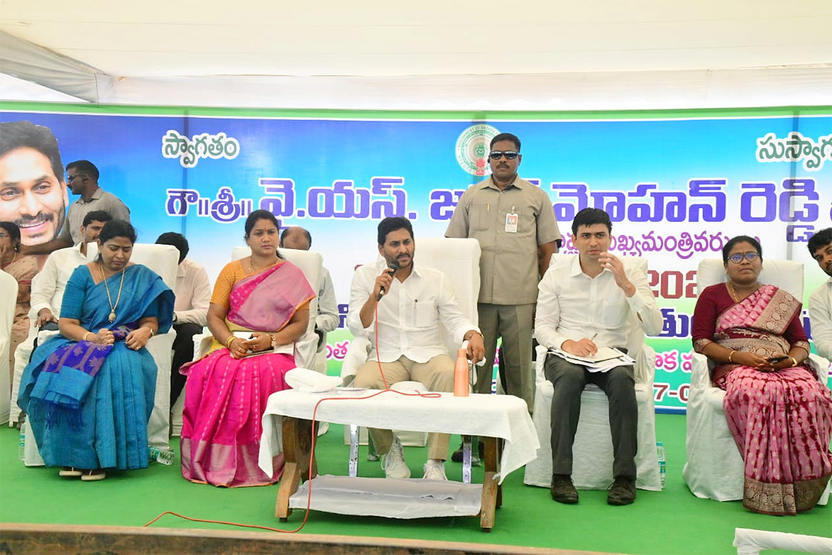 AP CM YS Jagan Visit Flood Hit Districts Photos - Sakshi8