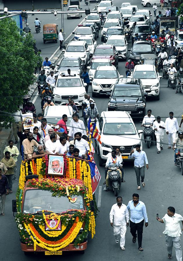 Huge Crowd Participates For Gaddar Final Journey - Sakshi11