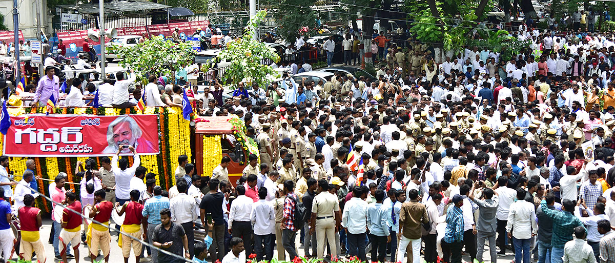 Huge Crowd Participates For Gaddar Final Journey - Sakshi12