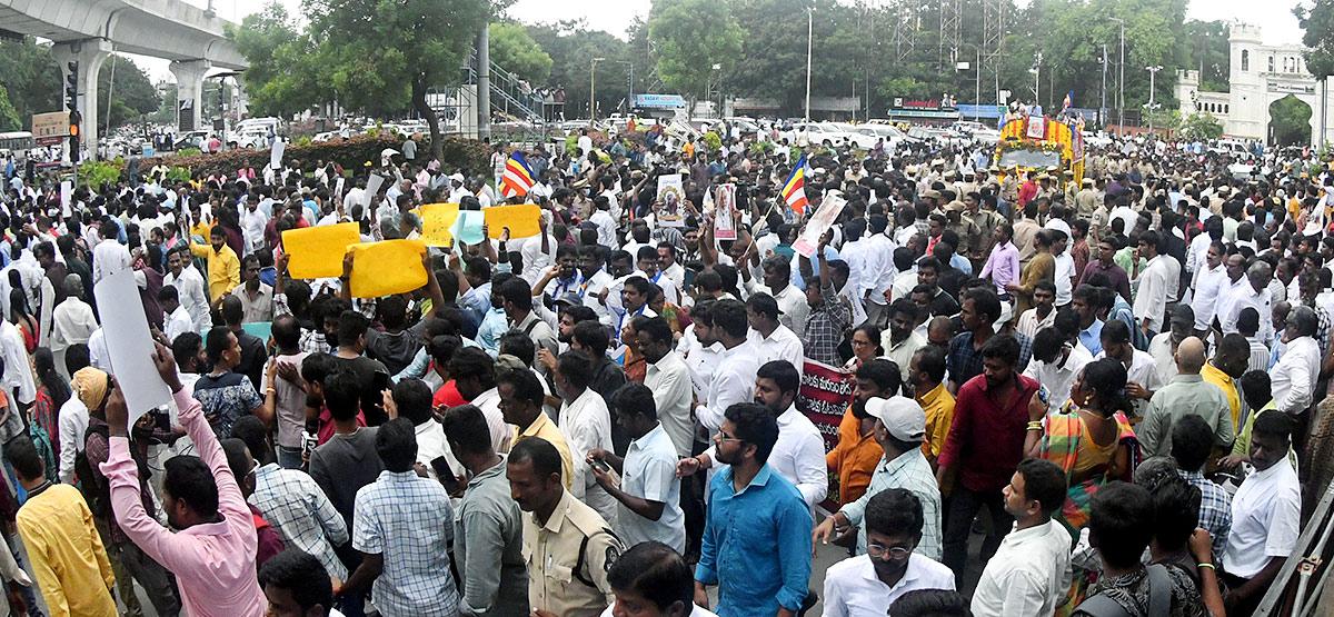 Huge Crowd Participates For Gaddar Final Journey - Sakshi14