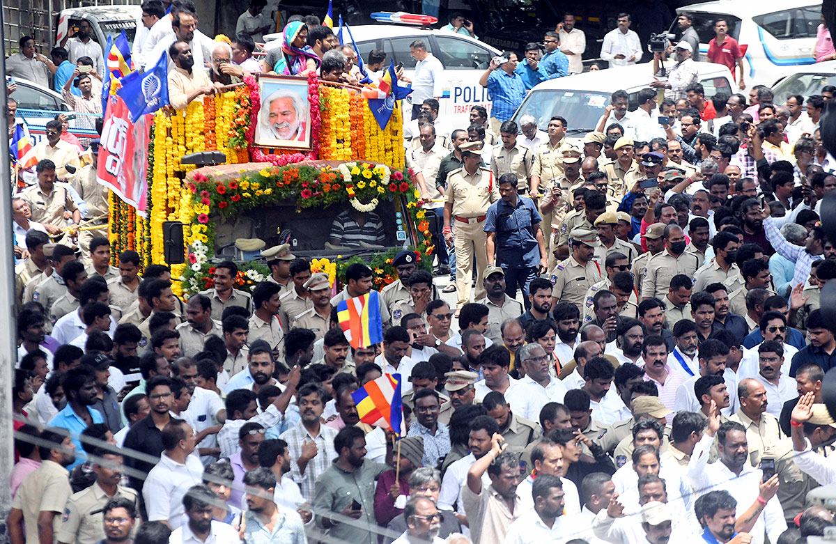 Huge Crowd Participates For Gaddar Final Journey - Sakshi2