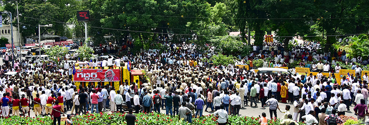 Huge Crowd Participates For Gaddar Final Journey - Sakshi8