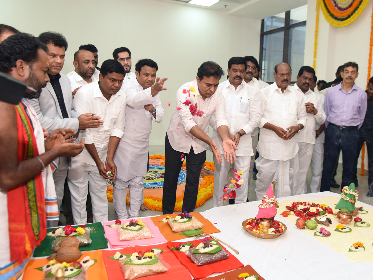 KTR Started IT Towers, NAC Building In Nizamabad Photos - Sakshi15