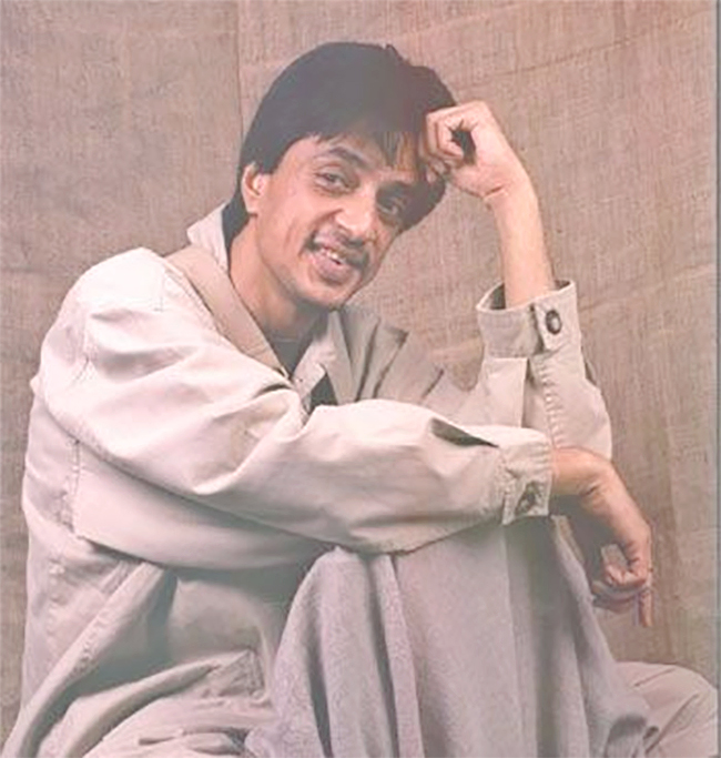 Versatile actor Raghuvaran Old Rare Photos - Sakshi19