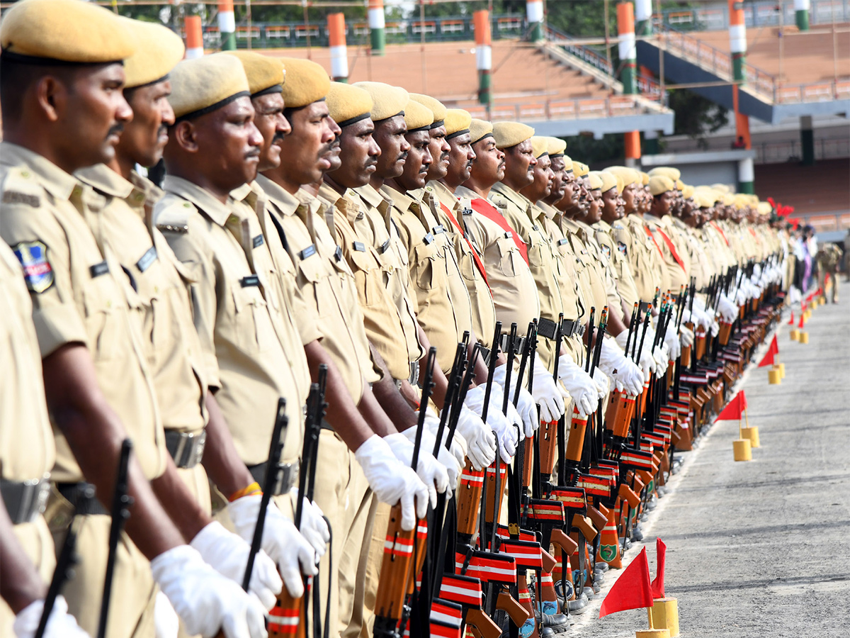 Independence Day Police Rehearsals At Vijayawada Indira Gandhi Municipal Stadium - Sakshi2