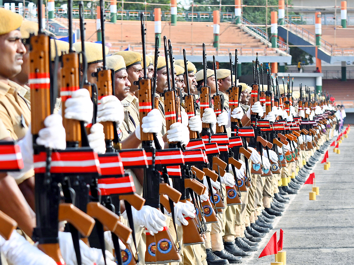 Independence Day Police Rehearsals At Vijayawada Indira Gandhi Municipal Stadium - Sakshi18