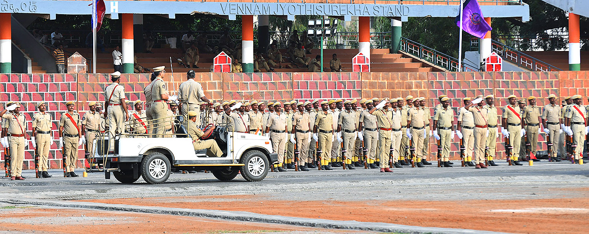 Independence Day Police Rehearsals At Vijayawada Indira Gandhi Municipal Stadium - Sakshi9