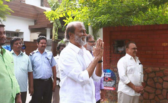 Rajinikanth Visits His Parents Memorial At Nachikuppam - Sakshi5