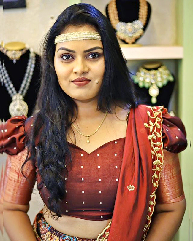 Gandhi Vishnu Priya at junior silk smitha - Sakshi11