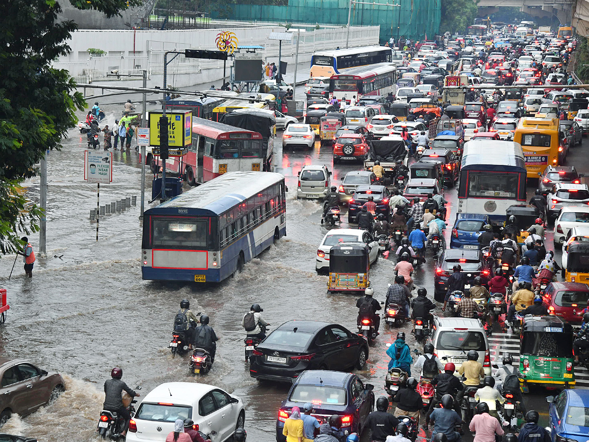 Heavy Rain Hits Several Areas In Hyderabad Photos - Sakshi20