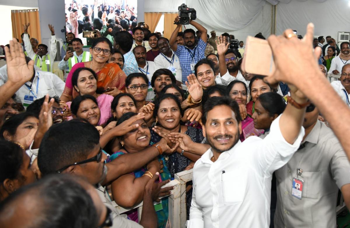 CM YS Jagan Tirupati Tour Photo Gallery - Sakshi2