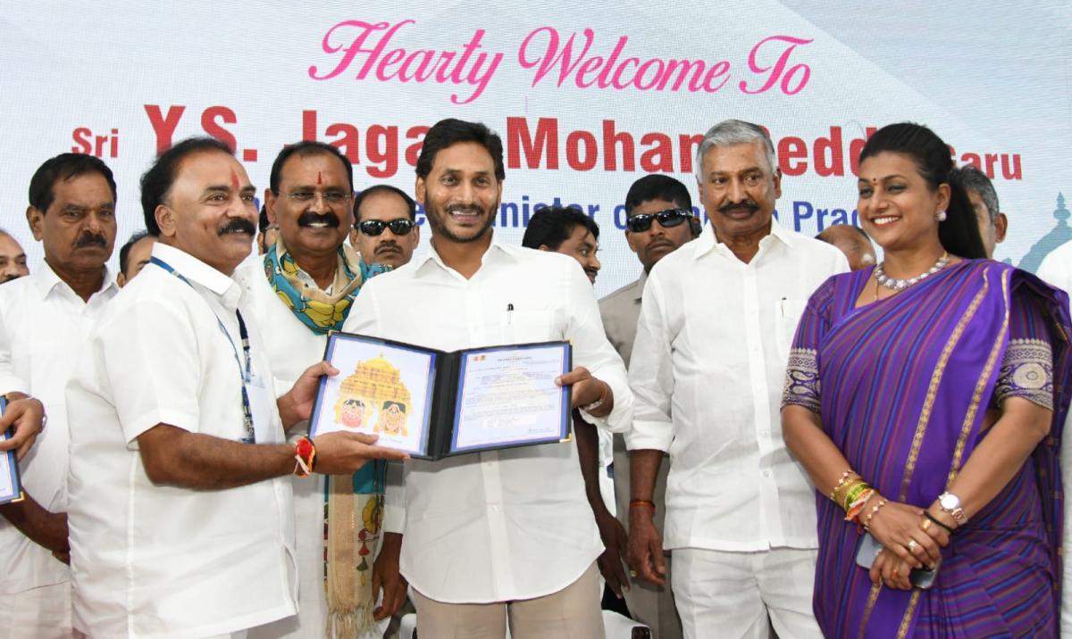 CM YS Jagan Tirupati Tour Photo Gallery - Sakshi12