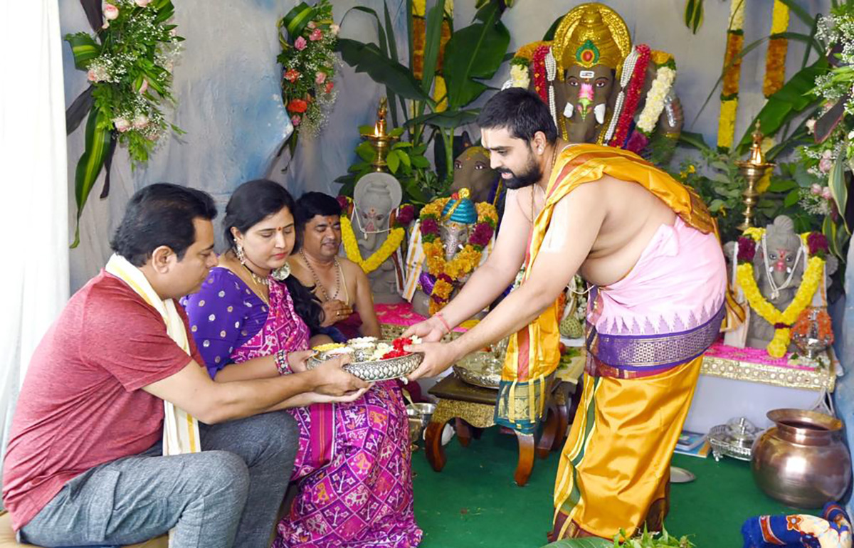 Celebrities Ganesh Chaturthi Celebrations Photo Gallery - Sakshi3