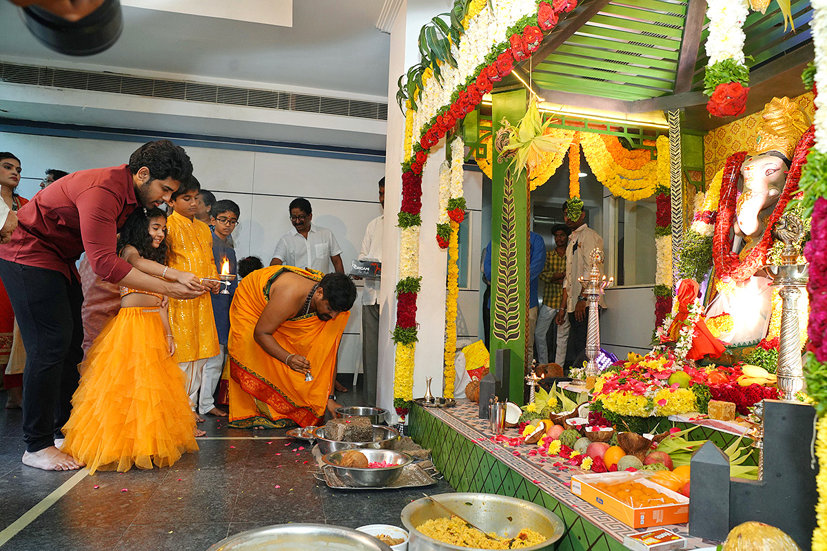 Celebrities Ganesh Chaturthi Celebrations Photo Gallery - Sakshi5