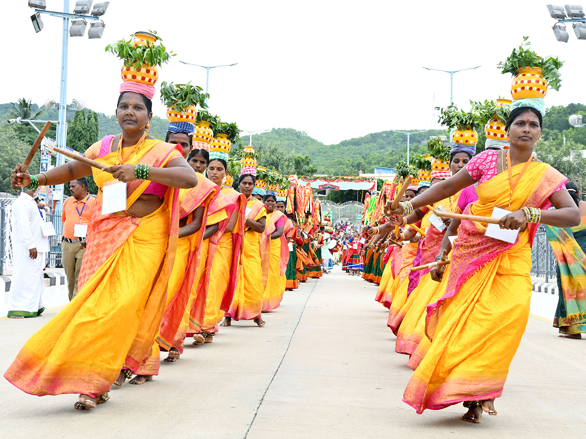 Tirumala Brahmotsavam Malayappa Swami on kalpavriksha vehicle Photos - Sakshi16