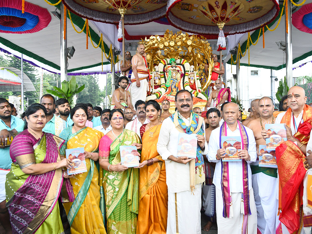 Tirumala Brahmotsavam Malayappa Swami on kalpavriksha vehicle Photos - Sakshi6