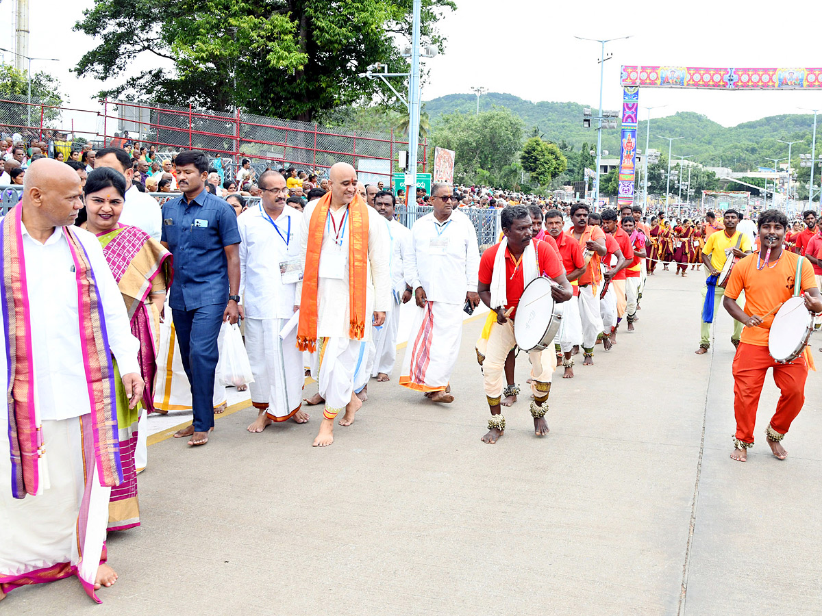 Tirumala Brahmotsavam Malayappa Swami on kalpavriksha vehicle Photos - Sakshi8