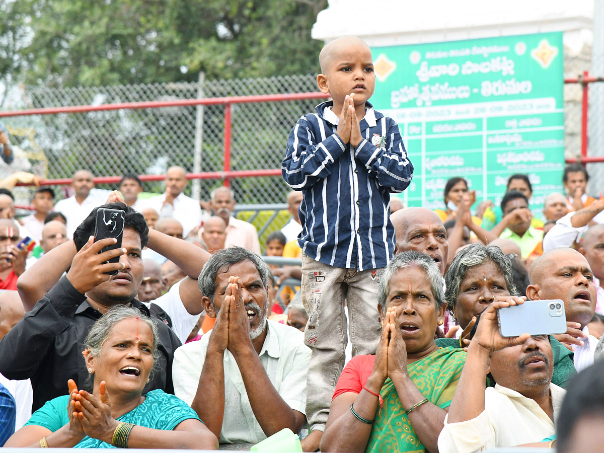 Tirumala Brahmotsavam Malayappa Swami on kalpavriksha vehicle Photos - Sakshi10