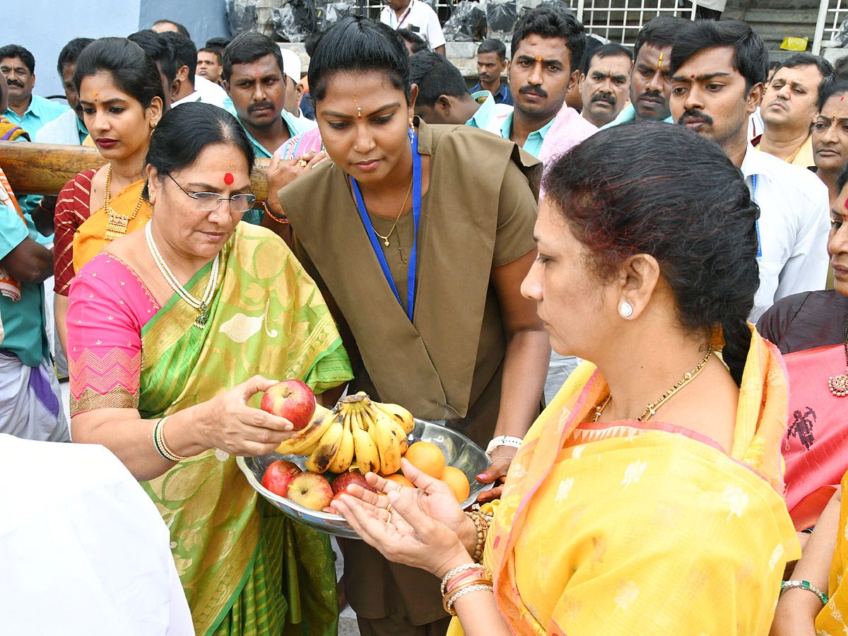 Tirumala Brahmotsavam Malayappa Swami on kalpavriksha vehicle Photos - Sakshi11