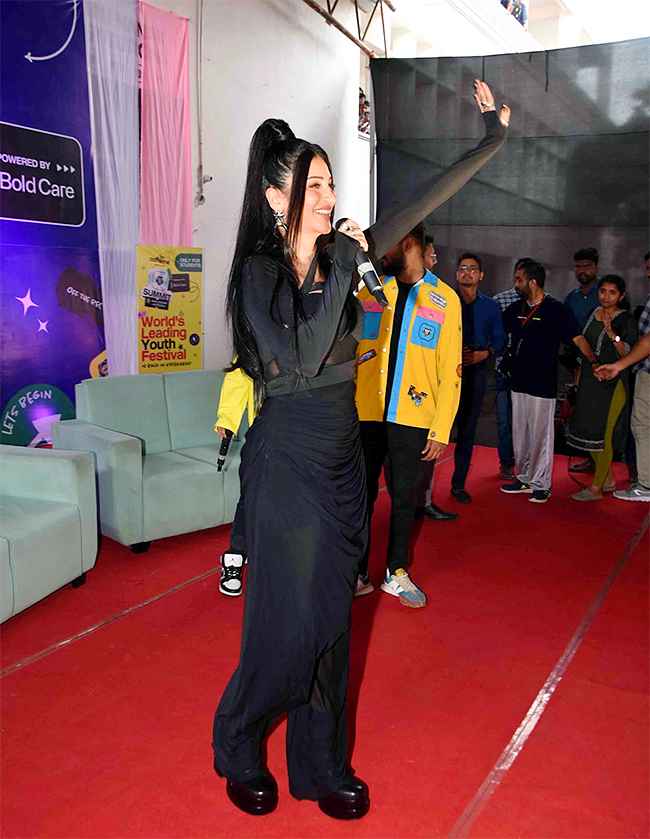 Shruti Haasan At Guru Nanak Institutions Under 25 Youth Festival - Sakshi14