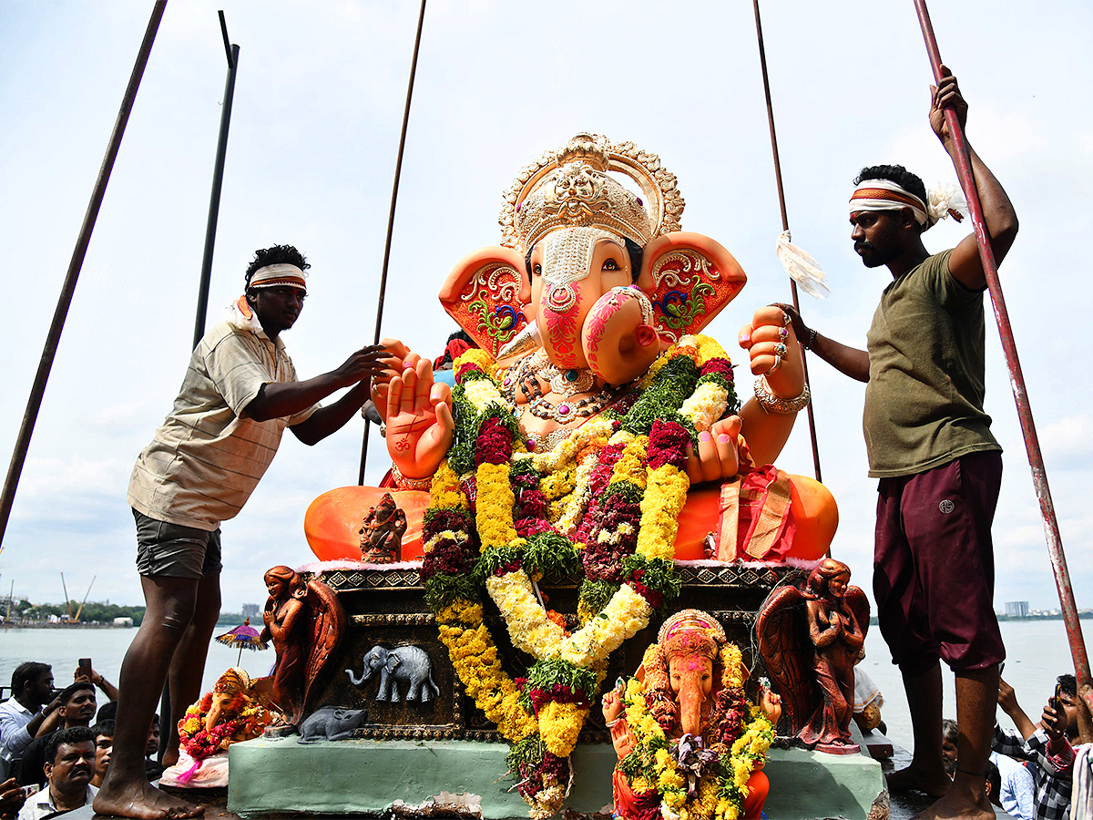 Ganesh Immersion in Hyderabad 2023 - Sakshi5