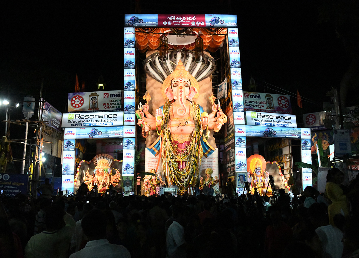 Ganesh Immersion in Hyderabad 2023 - Sakshi7