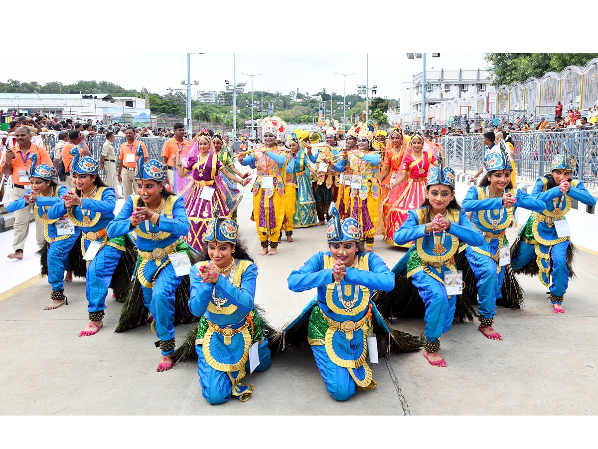 Tirumala Brahotsavam 2023: Srivaru On Suryaprabha Vehicle Photos - Sakshi17