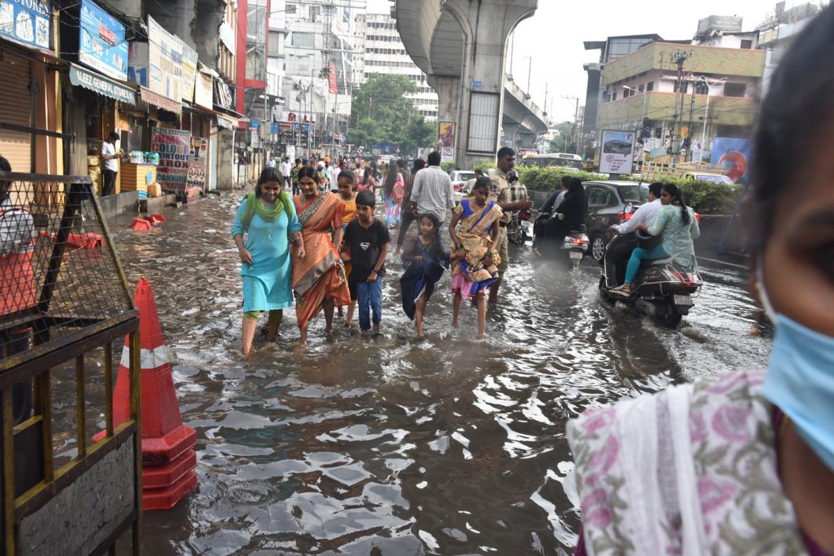 Heavy Rains In Hyderabad HD Photo Gallery - Sakshi4