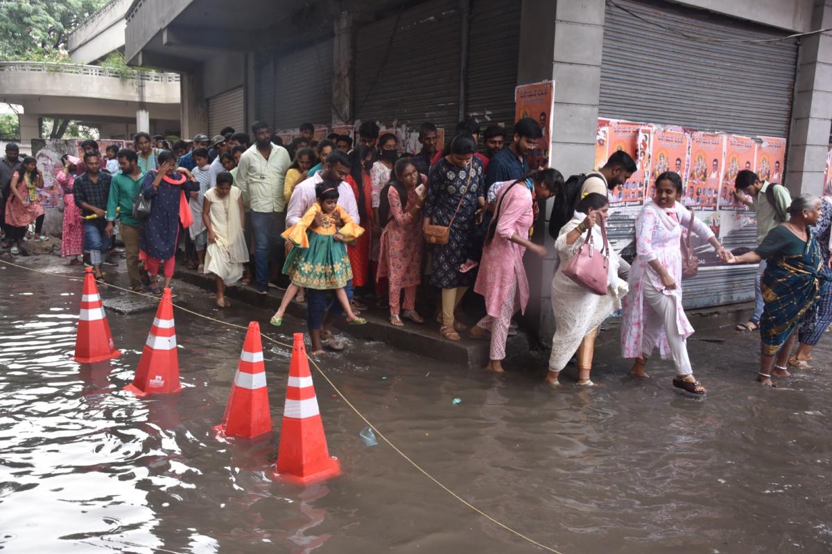 Heavy Rains In Hyderabad HD Photo Gallery - Sakshi1