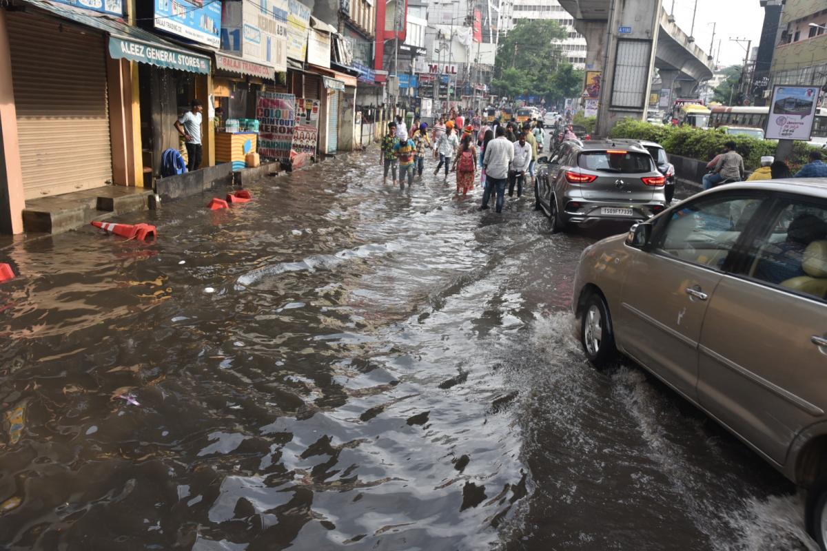 Heavy Rains In Hyderabad HD Photo Gallery - Sakshi6