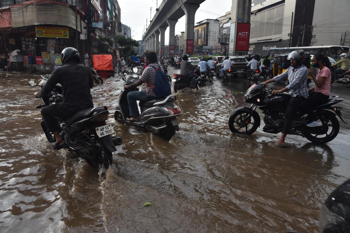 Heavy Rains In Hyderabad HD Photo Gallery - Sakshi10