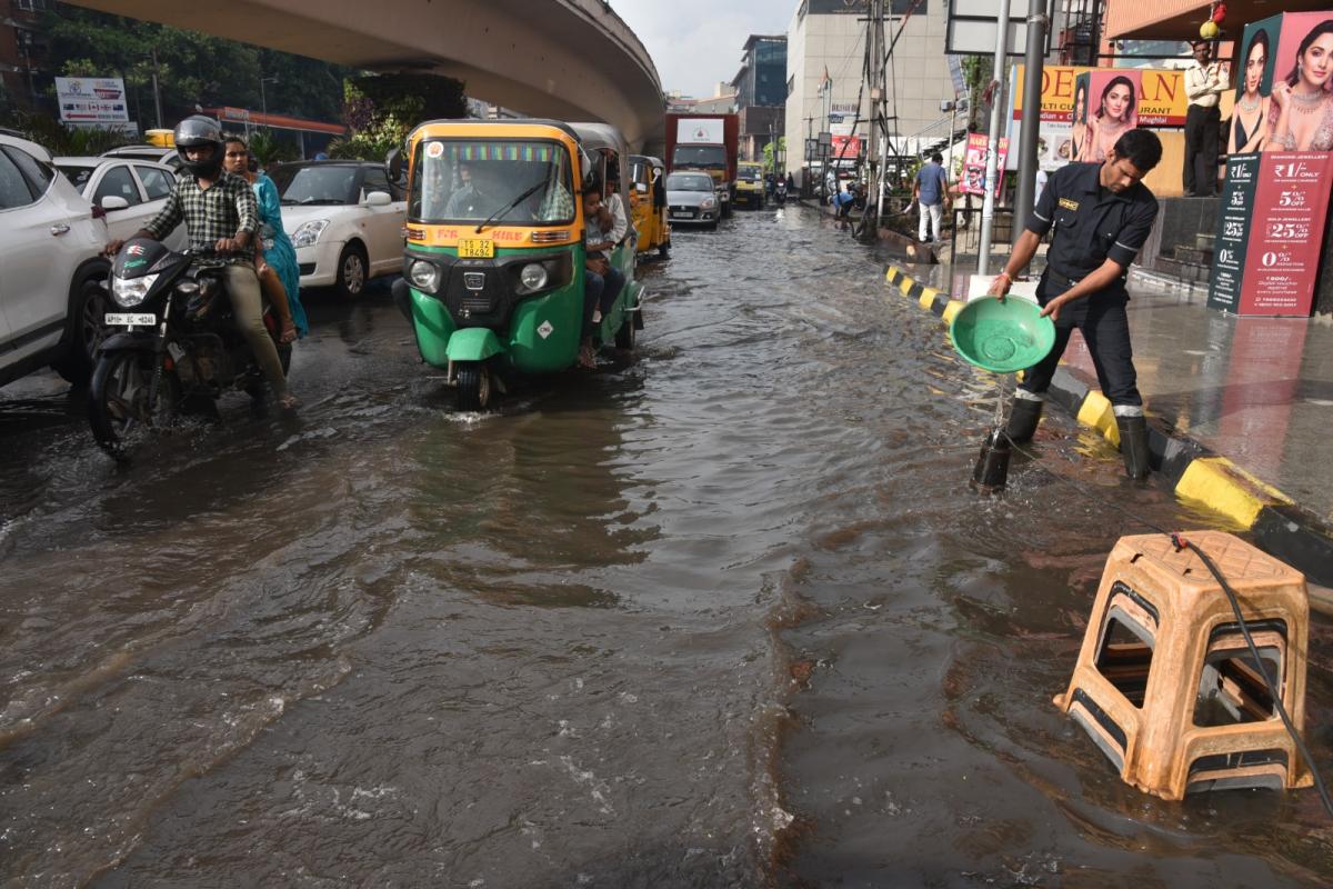 Heavy Rains In Hyderabad HD Photo Gallery - Sakshi14