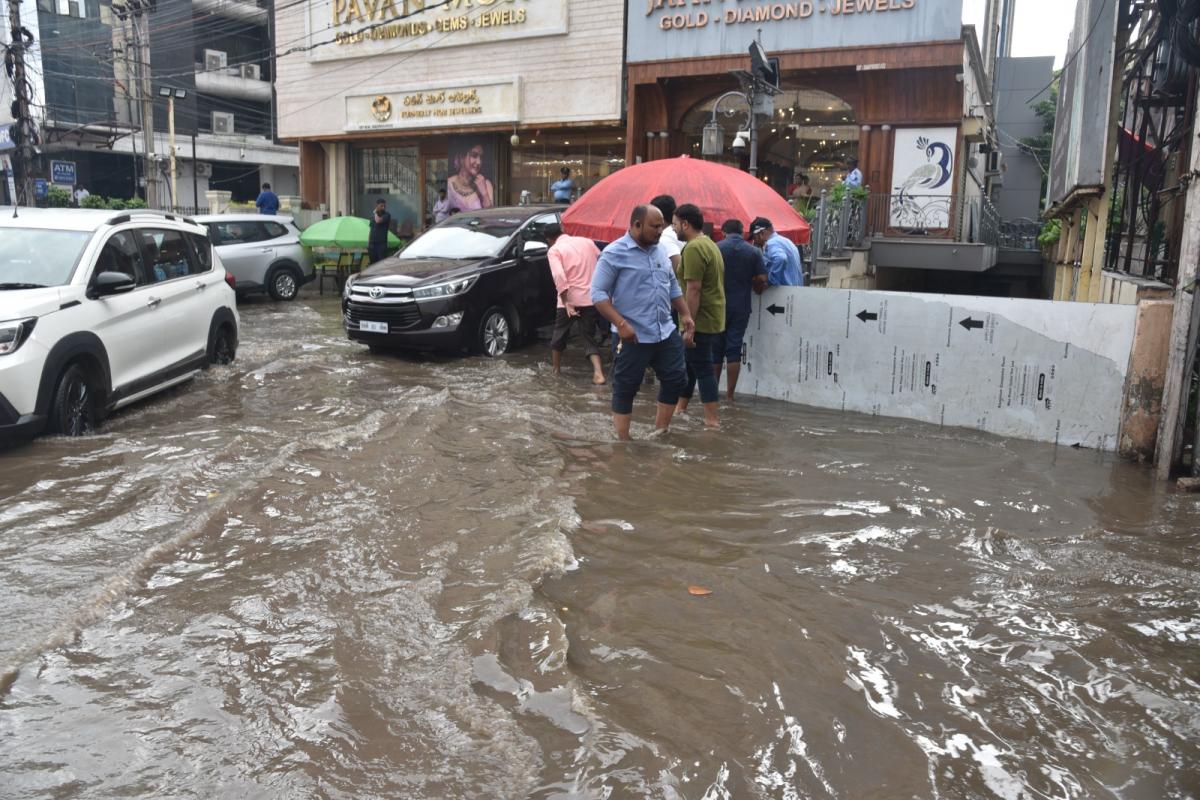 Heavy Rains In Hyderabad HD Photo Gallery - Sakshi15