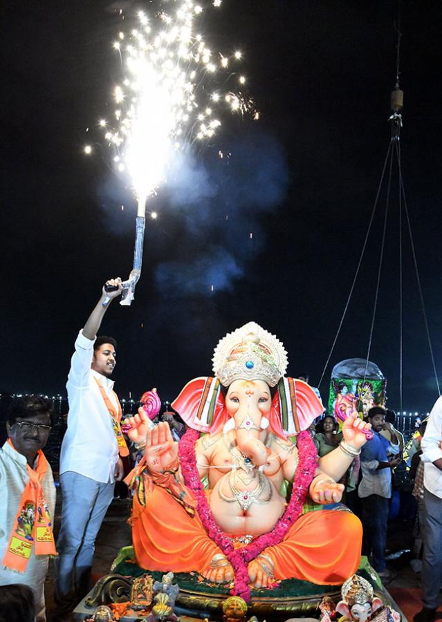 ganesh nimajjanam 2023 hyderabad - Sakshi15