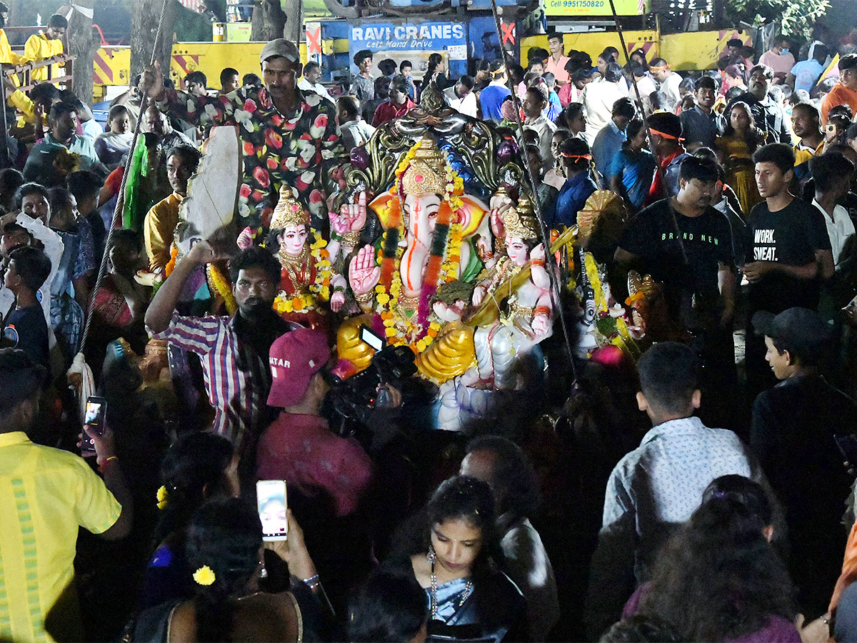 ganesh nimajjanam 2023 hyderabad - Sakshi3