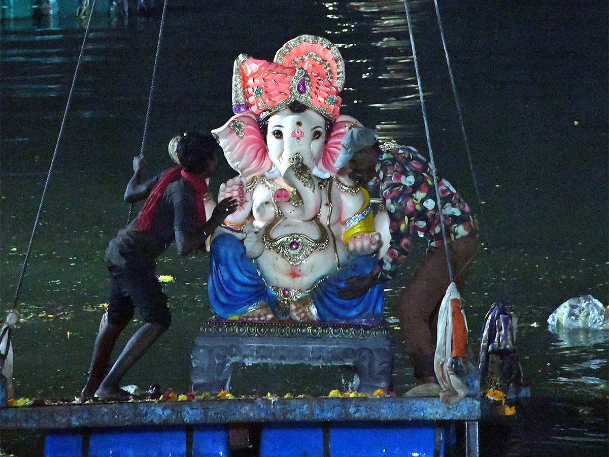 ganesh nimajjanam 2023 hyderabad - Sakshi8