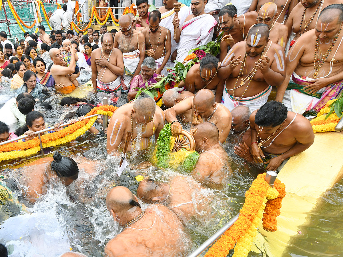 Chakra Snanam at Tirumala Brahmothsavalu 2023 - Sakshi1