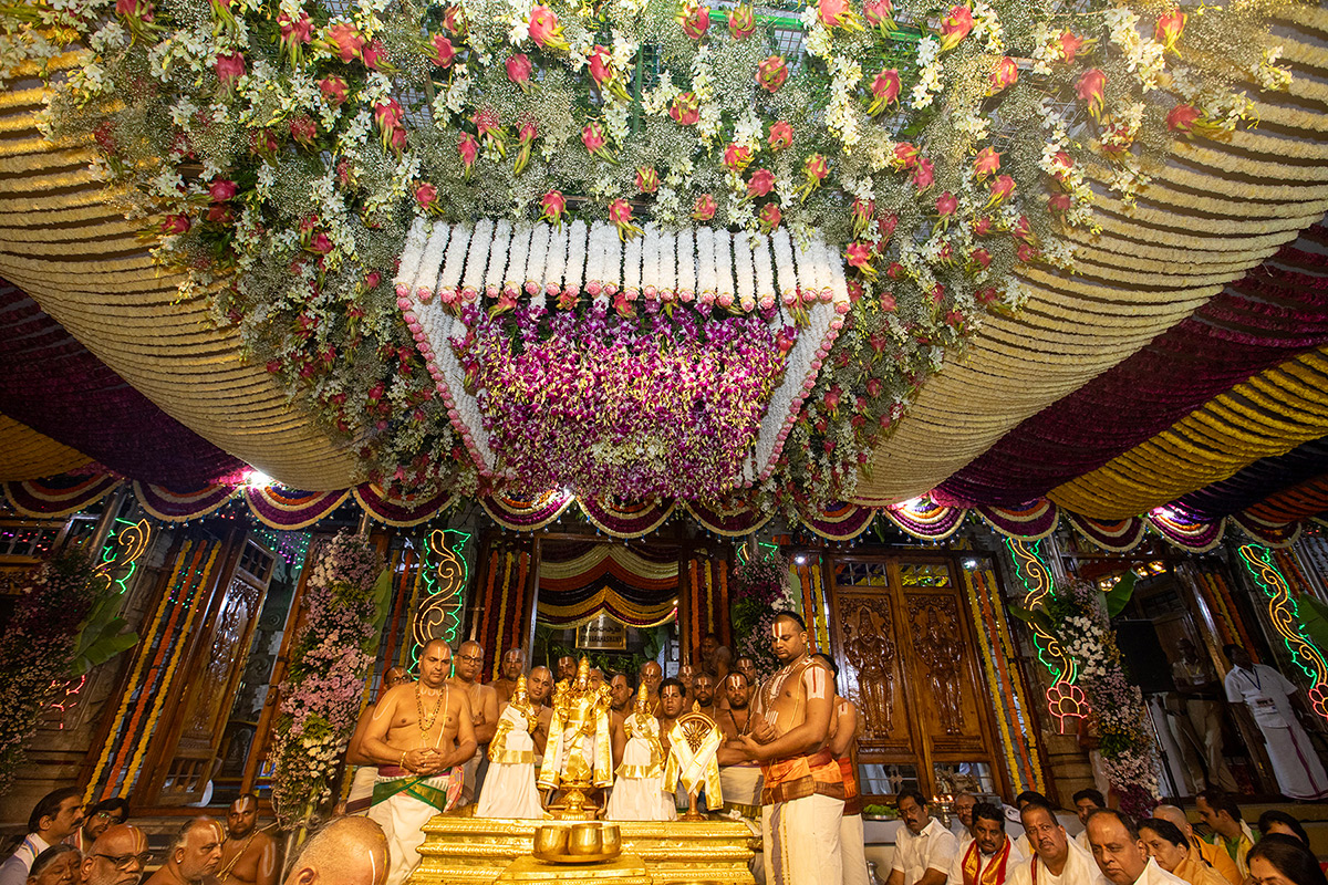 Chakra Snanam at Tirumala Brahmothsavalu 2023 - Sakshi14