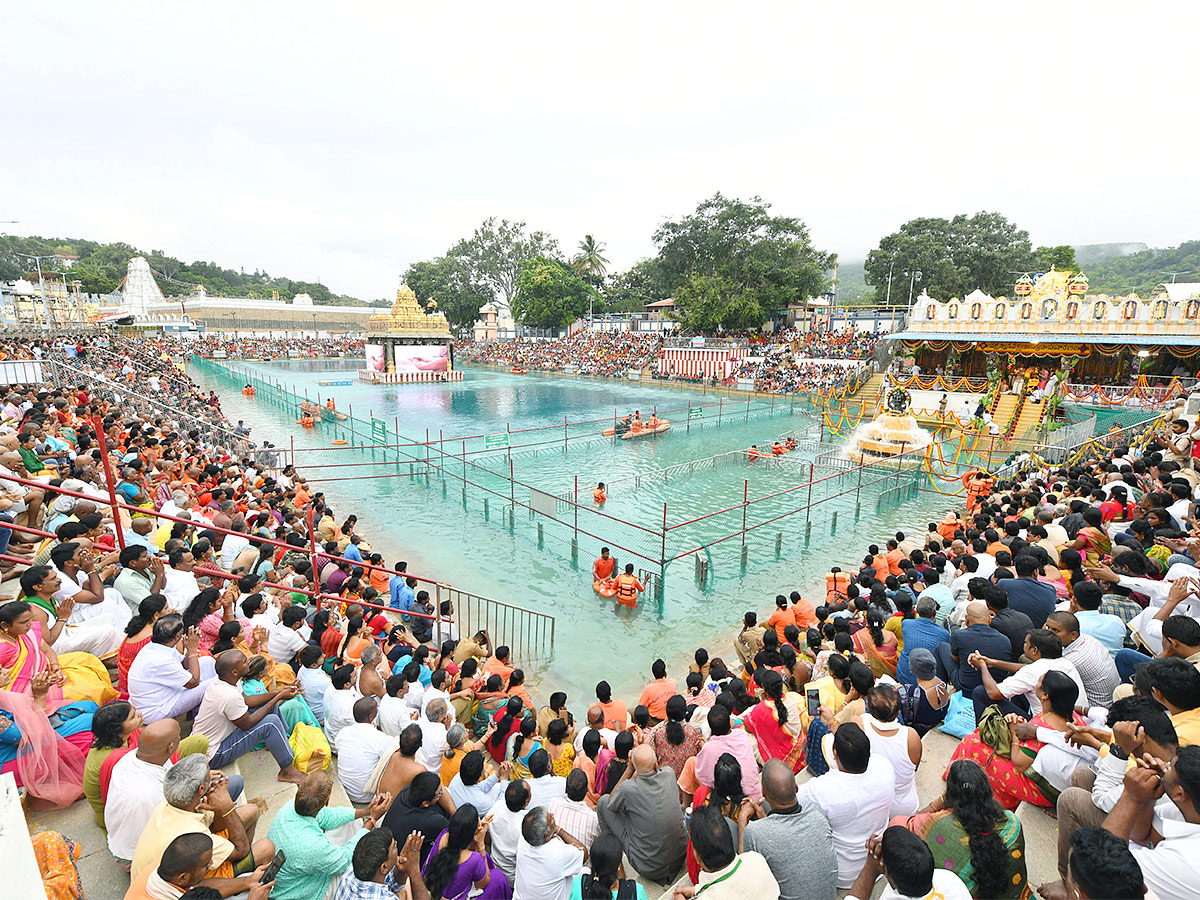 Chakra Snanam at Tirumala Brahmothsavalu 2023 - Sakshi2