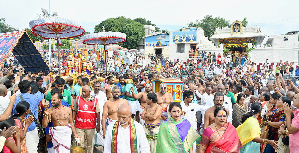 Chakra Snanam at Tirumala Brahmothsavalu 2023 - Sakshi24