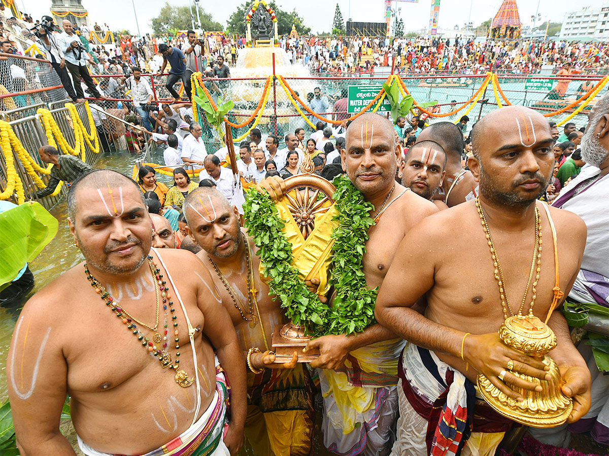 Chakra Snanam at Tirumala Brahmothsavalu 2023 - Sakshi25