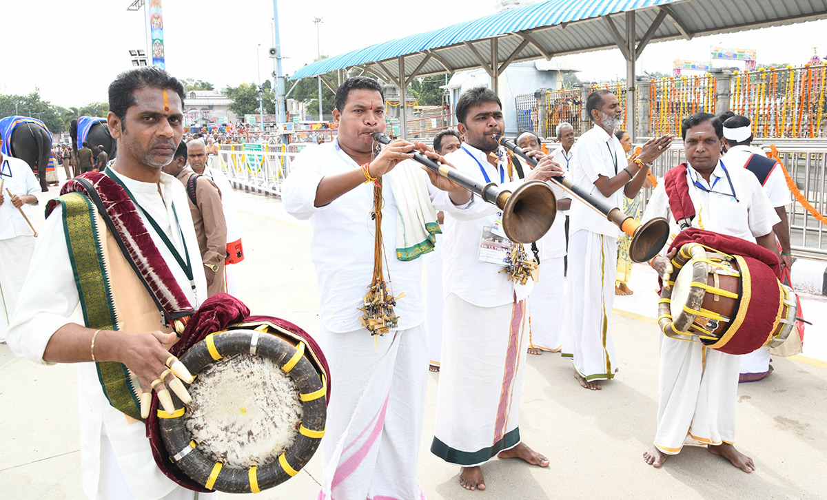 Chakra Snanam at Tirumala Brahmothsavalu 2023 - Sakshi32