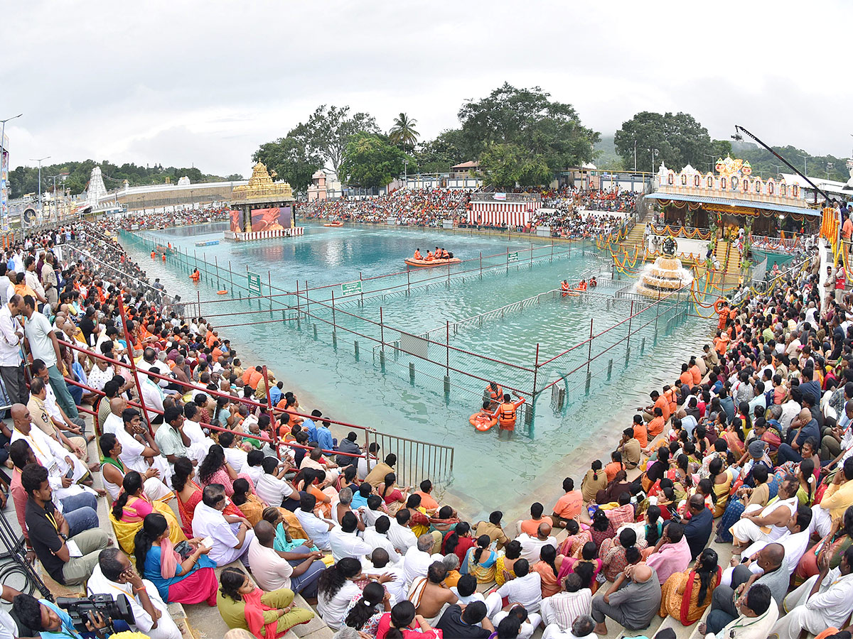 Chakra Snanam at Tirumala Brahmothsavalu 2023 - Sakshi6