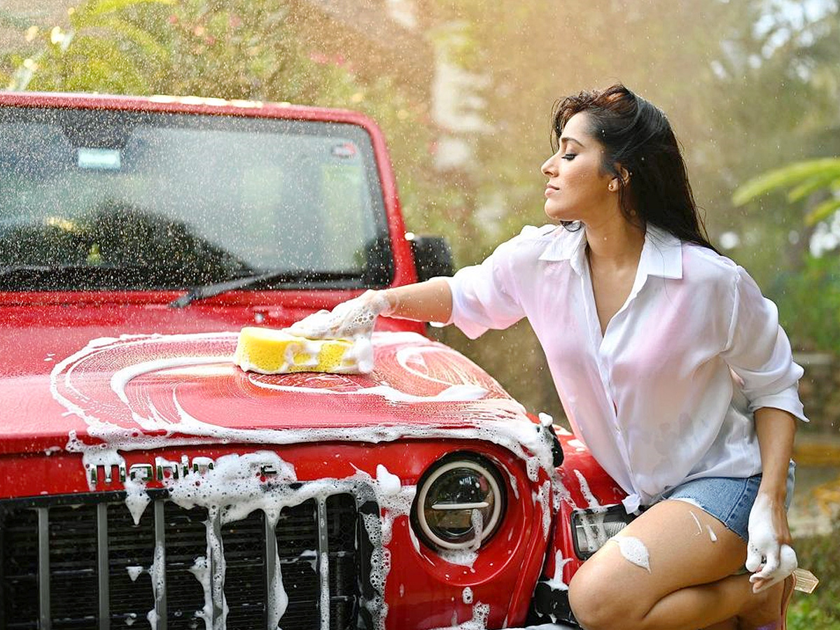 Rashmi gautam Looks Stunning in Her Latest Car wash Photo Shoot Photos - Sakshi6