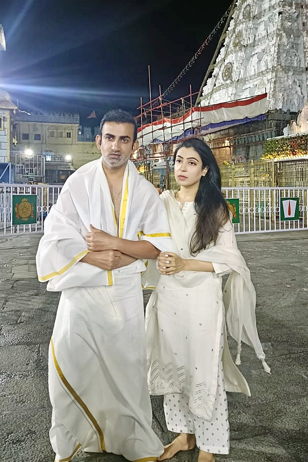 Gautam Gambhir And Family Visit Tirumala Tirupati Devasthanam Photos - Sakshi5