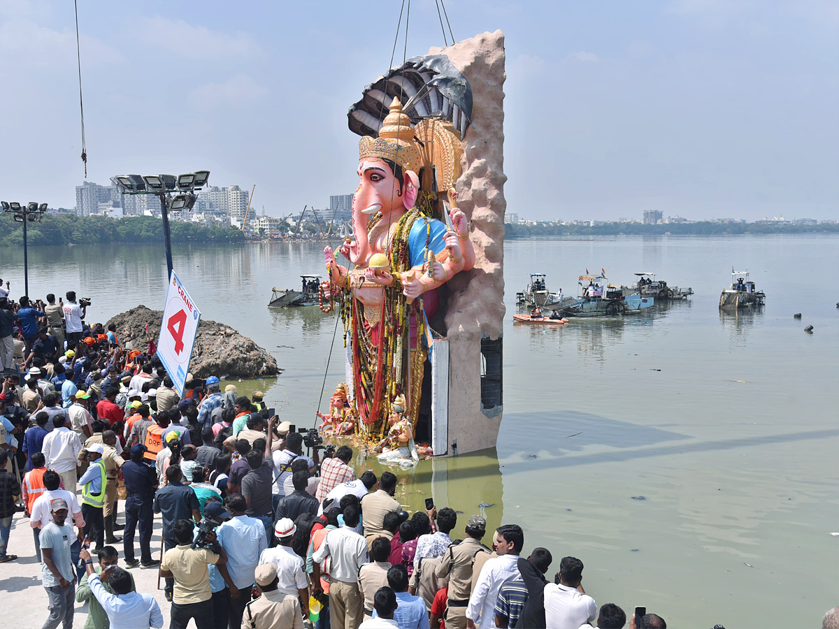 Khairtabad Ganesh Immersion HD Photo Gallery - Sakshi21